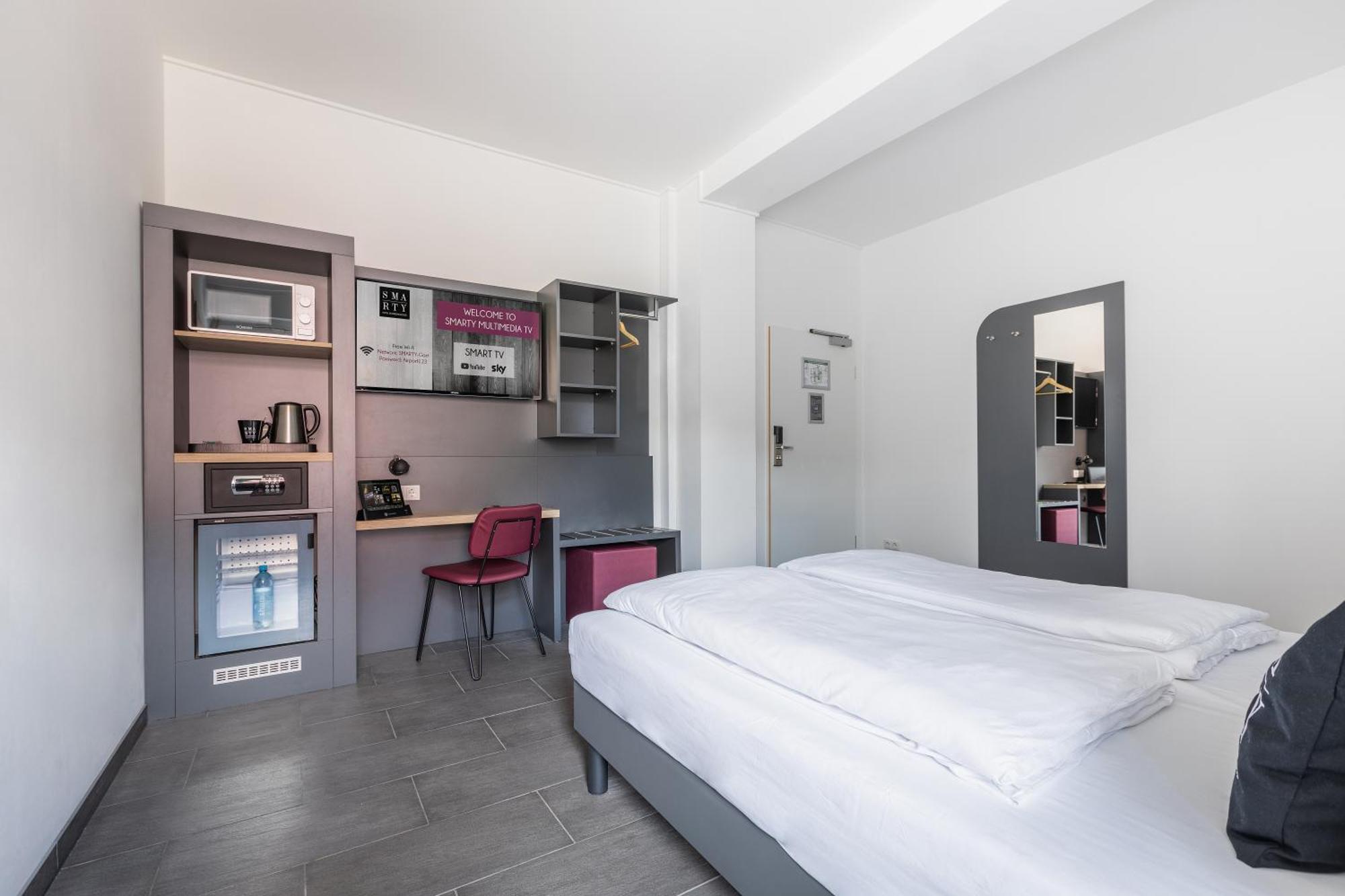 Smarty Airport Cologne Hotel - Kontaktloser Self Check-In Exterior photo