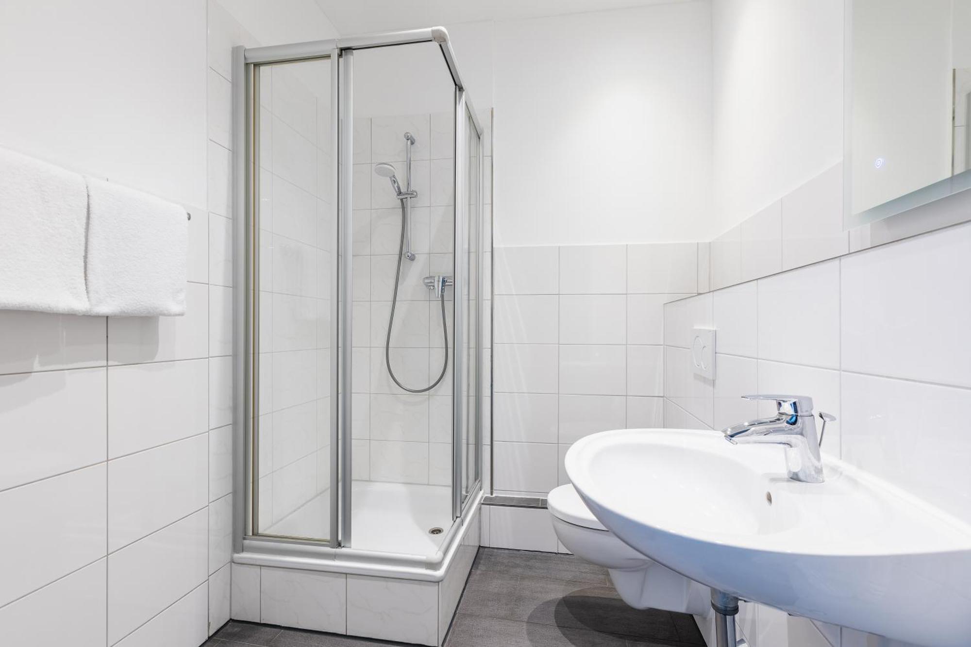 Smarty Airport Cologne Hotel - Kontaktloser Self Check-In Exterior photo